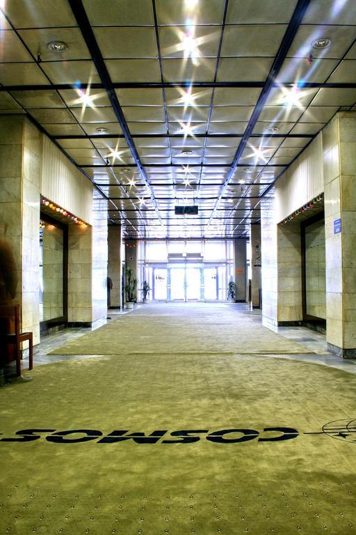 Cosmos Hotel Chisinau Exterior foto
